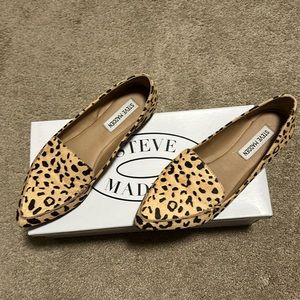 Steve Madden- featherl leopard flats